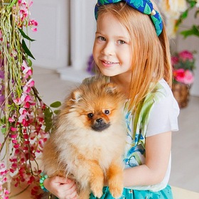 портрет девочка и собачка